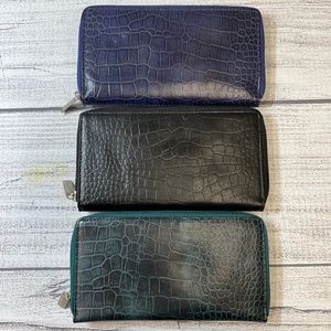Croco Embossed Leather Wallet